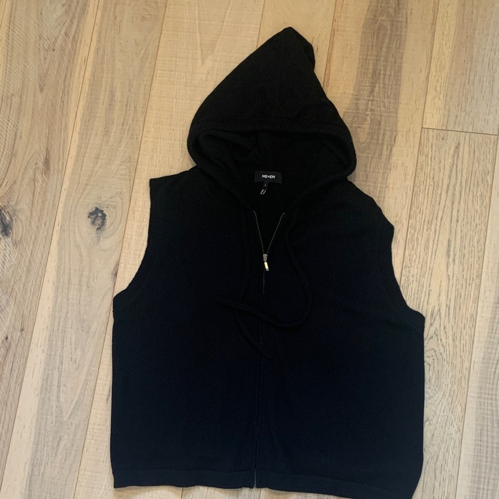 ME+EM Black Sleeveless Cashmere Hoodie
